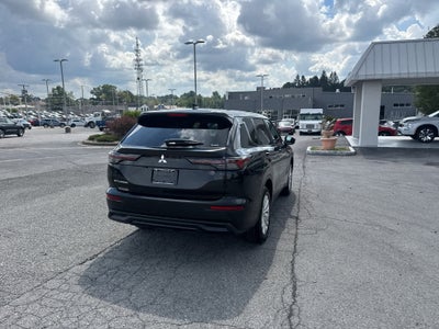 2026 Mitsubishi Outlander ES