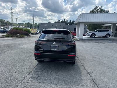 2026 Mitsubishi Outlander ES