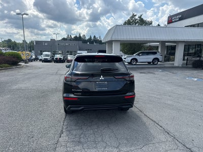 2026 Mitsubishi Outlander ES