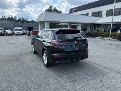 2026 Mitsubishi Outlander ES