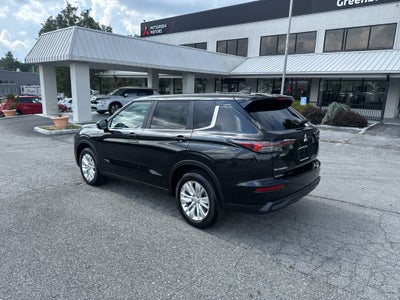 2026 Mitsubishi Outlander ES