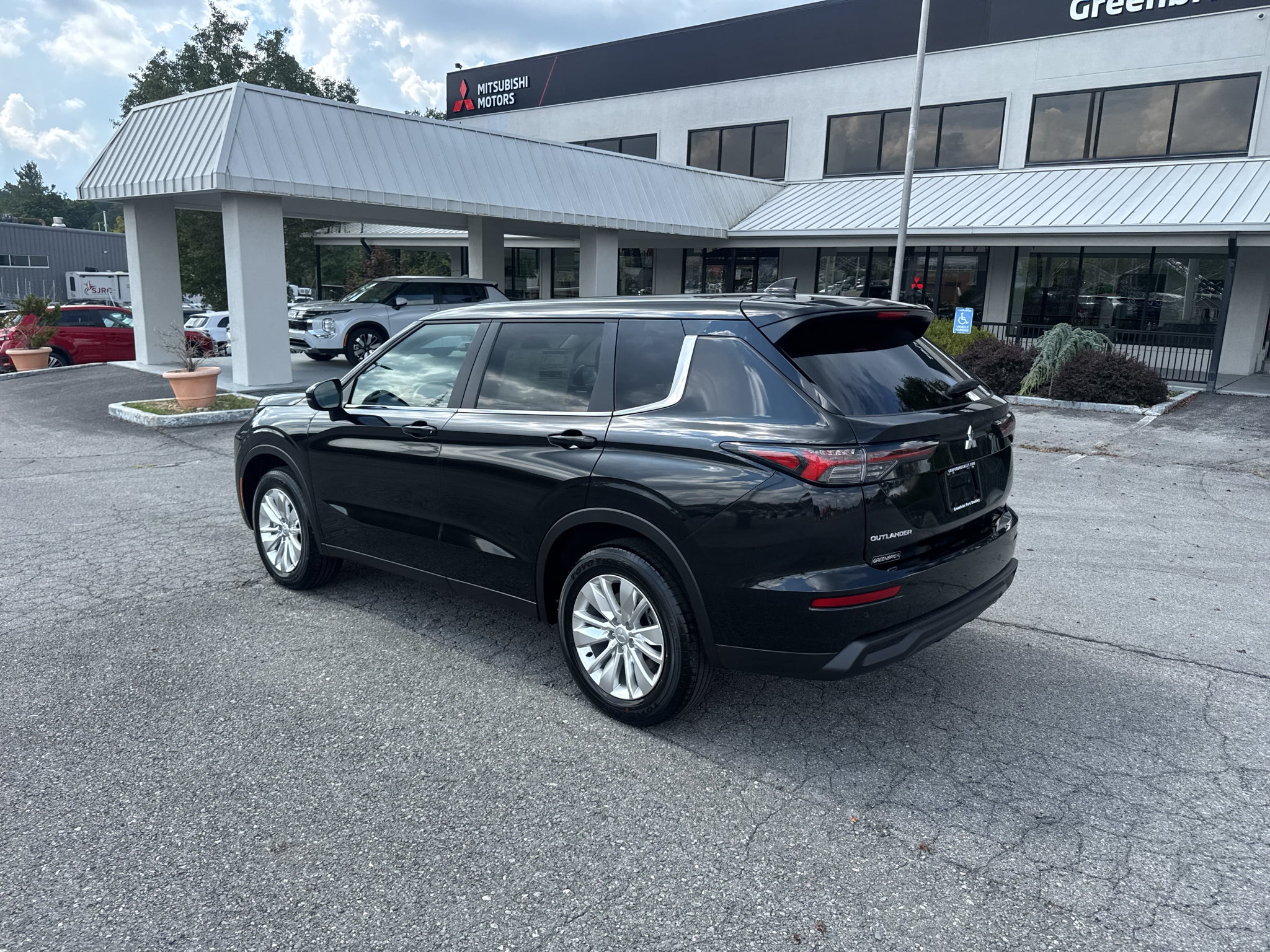 2026 Mitsubishi Outlander ES