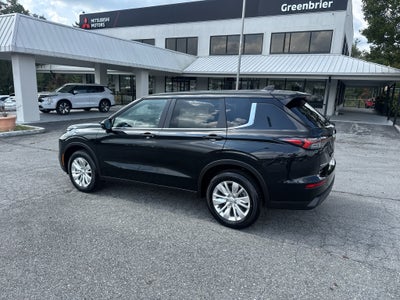 2026 Mitsubishi Outlander ES