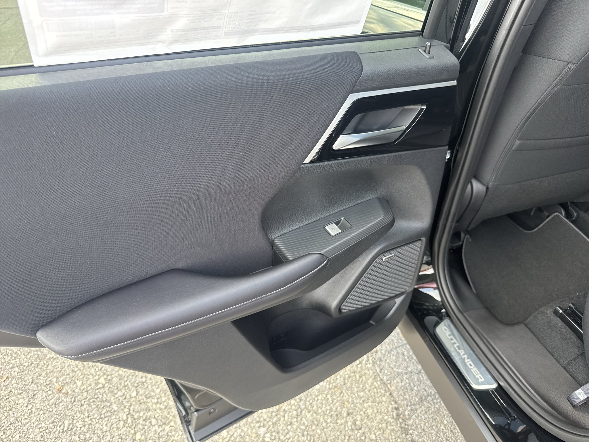 2026 Mitsubishi Outlander ES