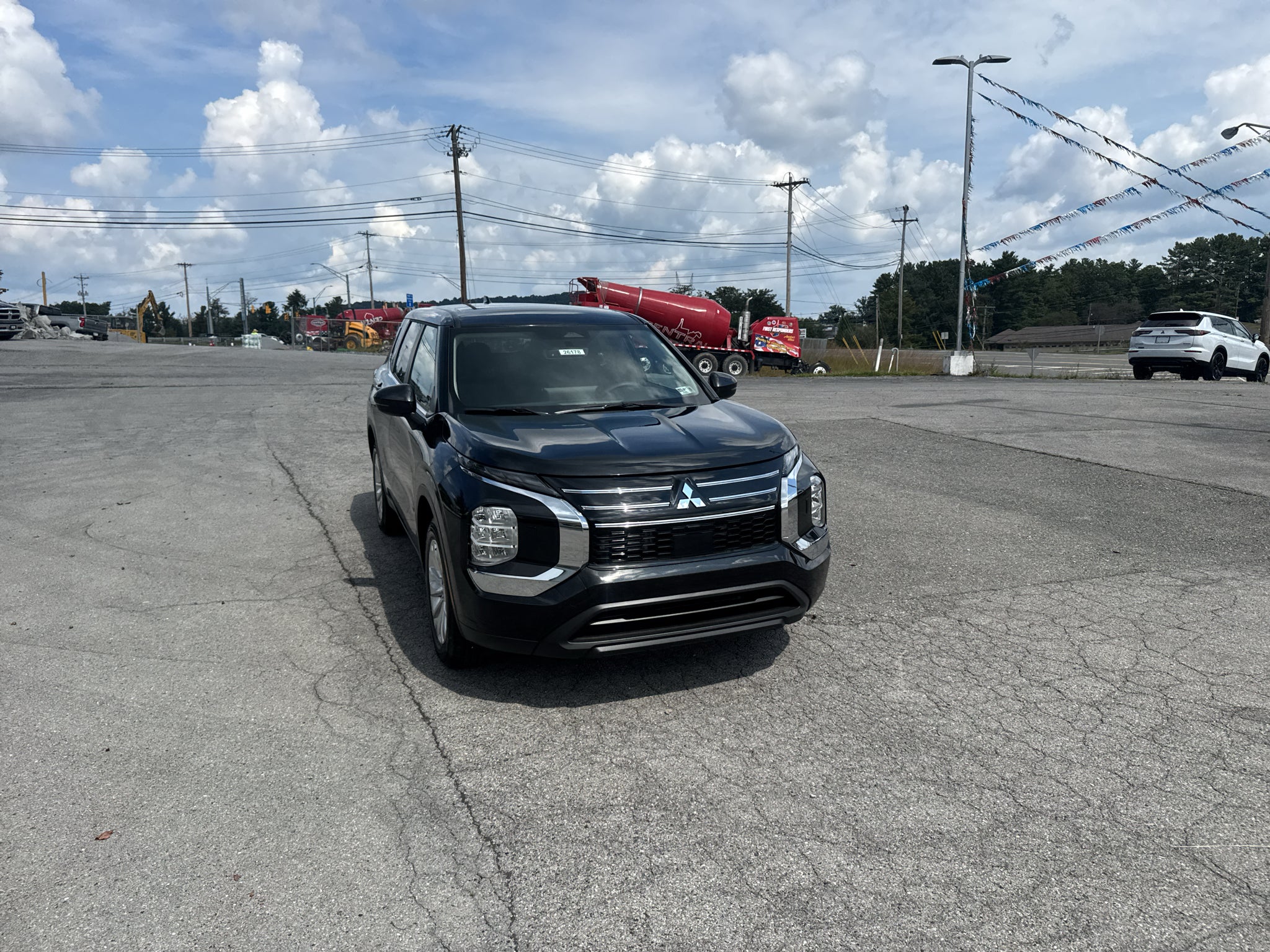 2026 Mitsubishi Outlander ES