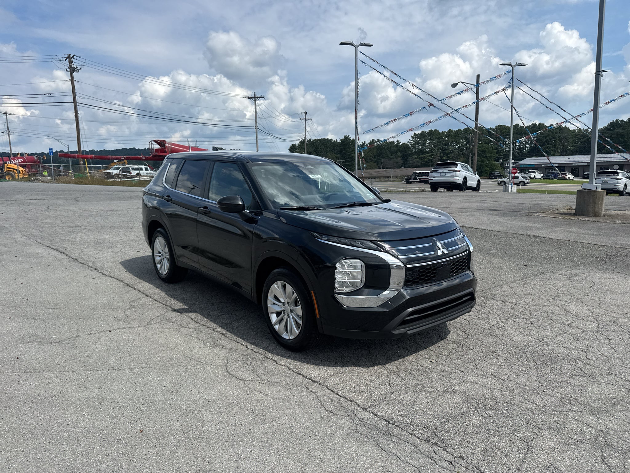 2026 Mitsubishi Outlander ES