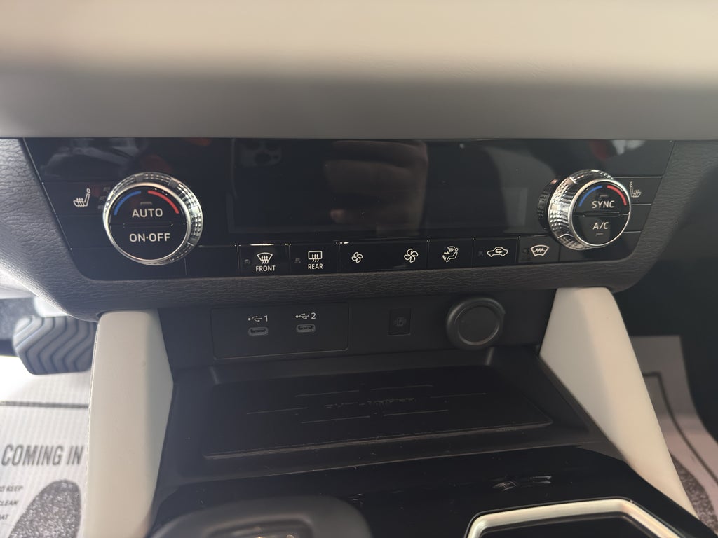 2025 Mitsubishi Outlander SE