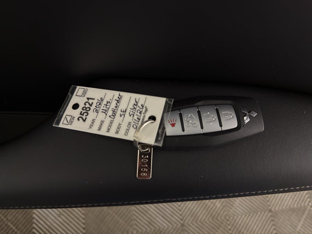 2026 Mitsubishi Outlander SE