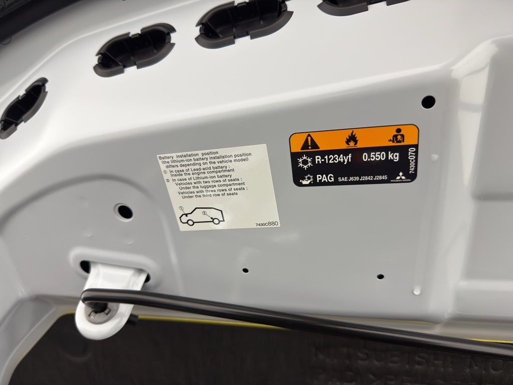 2026 Mitsubishi Outlander SE