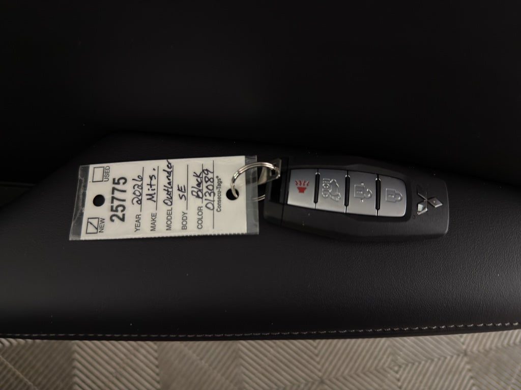 2026 Mitsubishi Outlander SE