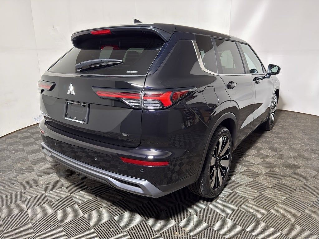 2026 Mitsubishi Outlander SE