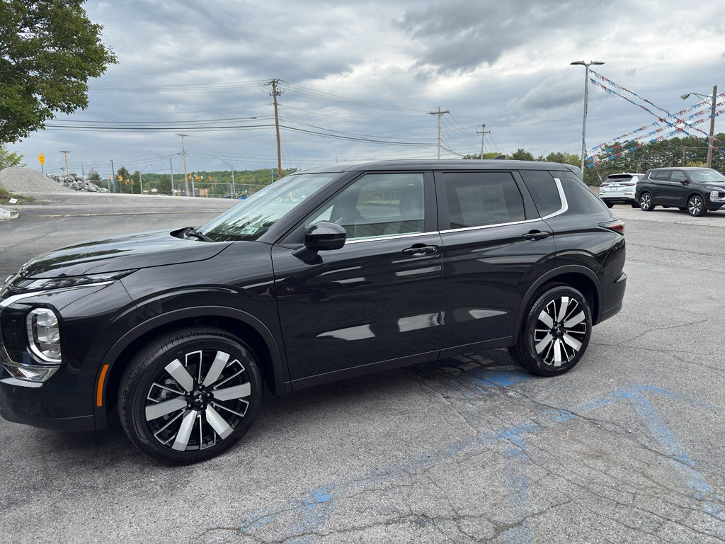 2026 Mitsubishi Outlander SE