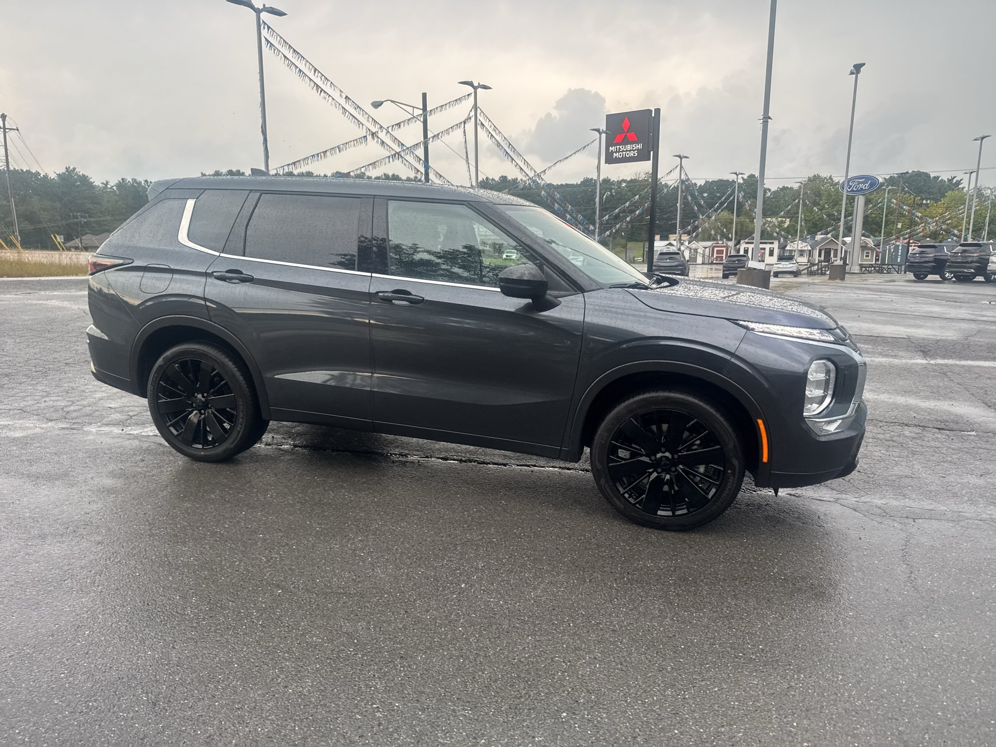 2026 Mitsubishi Outlander LE