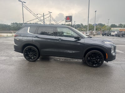 2026 Mitsubishi Outlander LE