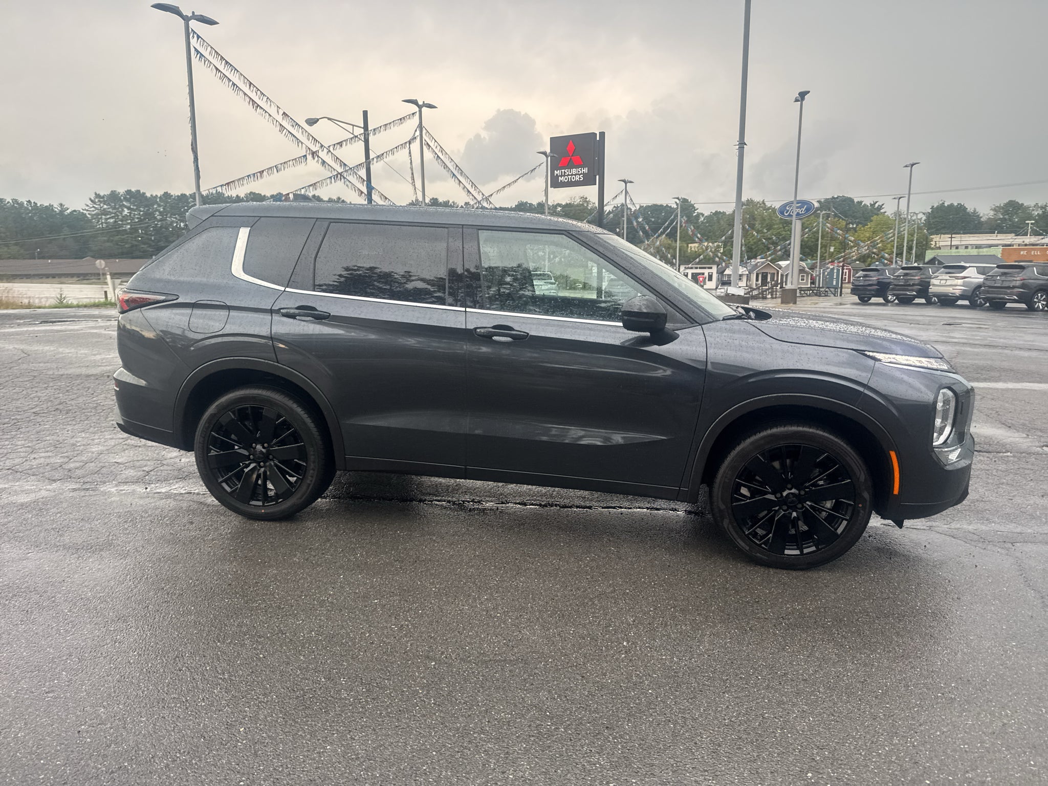 2026 Mitsubishi Outlander LE