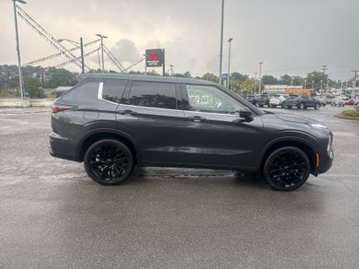2026 Mitsubishi Outlander LE