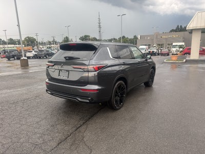 2026 Mitsubishi Outlander LE