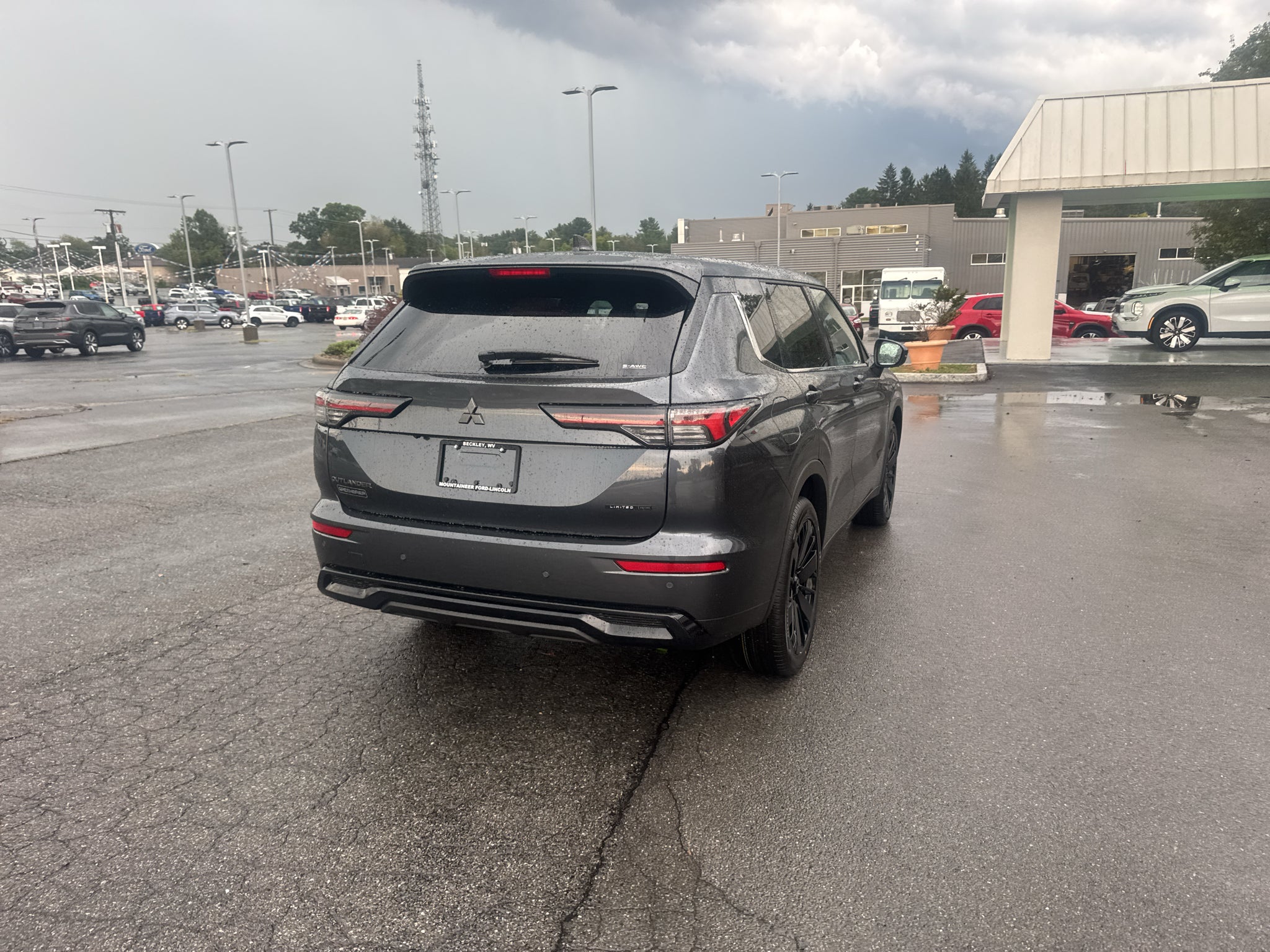 2026 Mitsubishi Outlander LE