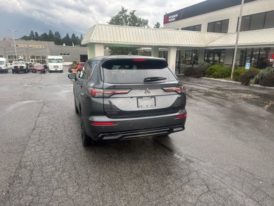 2026 Mitsubishi Outlander LE