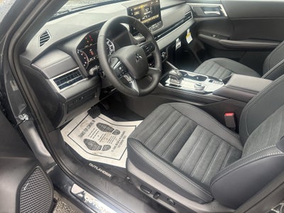 2026 Mitsubishi Outlander LE