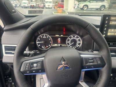 2026 Mitsubishi Outlander LE