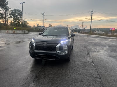 2026 Mitsubishi Outlander LE