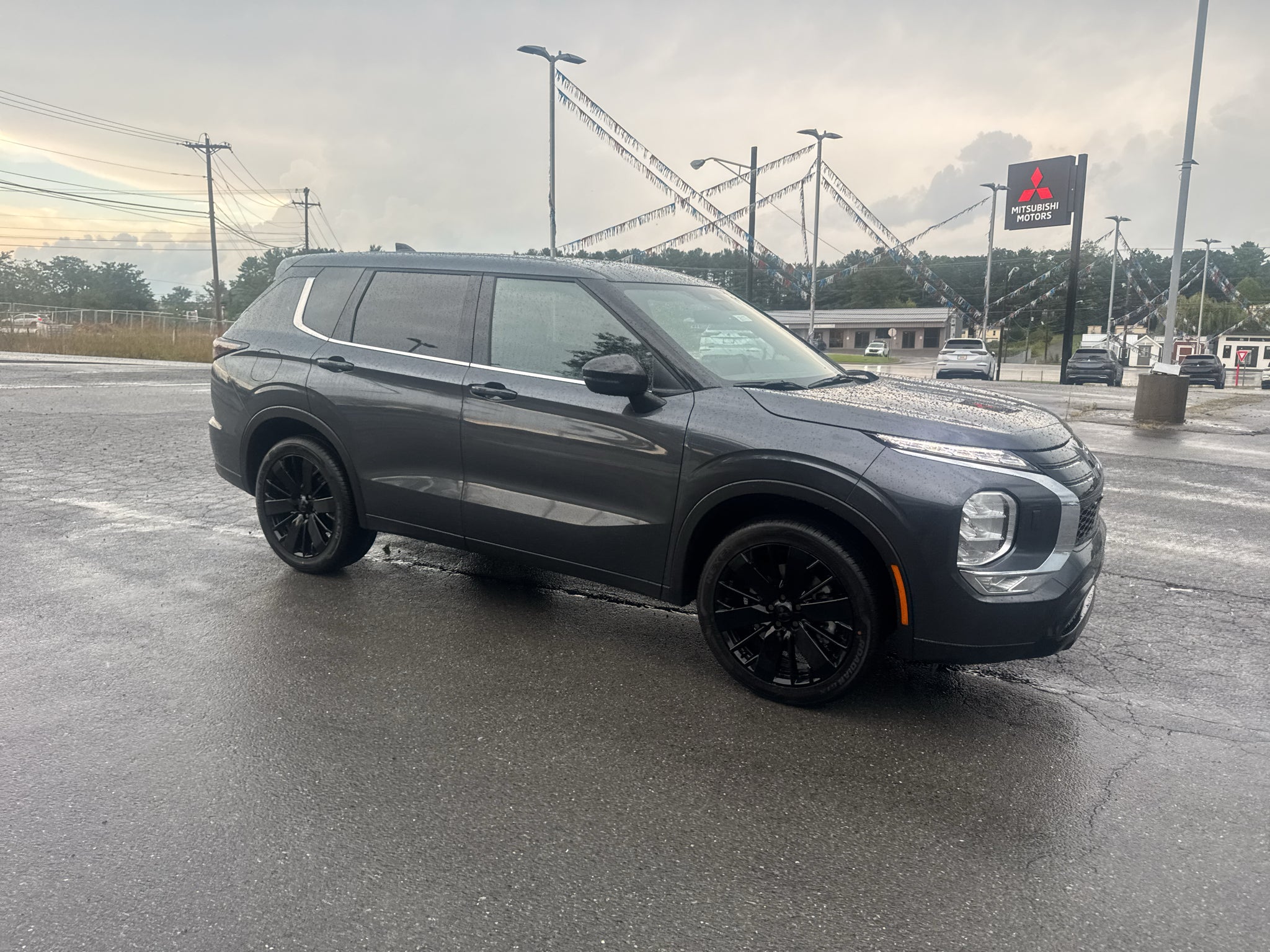 2026 Mitsubishi Outlander LE