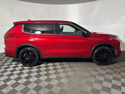 2026 Mitsubishi Outlander LE