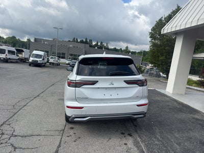 2026 Mitsubishi Outlander SE