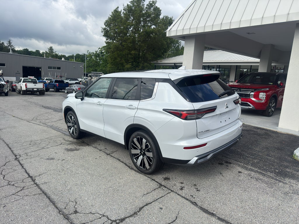 2026 Mitsubishi Outlander SE