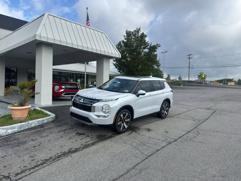 2026 Mitsubishi Outlander SE
