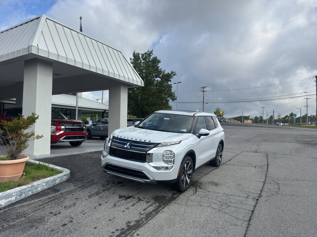2026 Mitsubishi Outlander SE