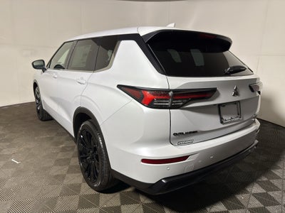 2026 Mitsubishi Outlander LE