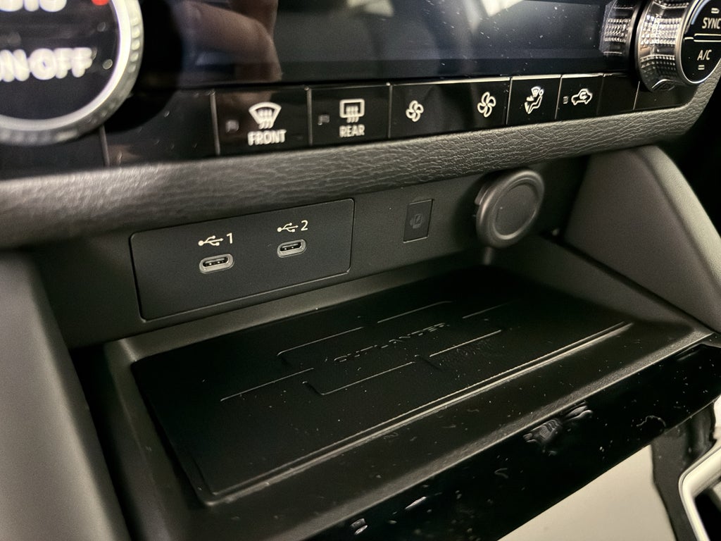 2026 Mitsubishi Outlander LE