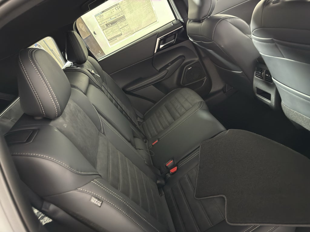 2026 Mitsubishi Outlander LE