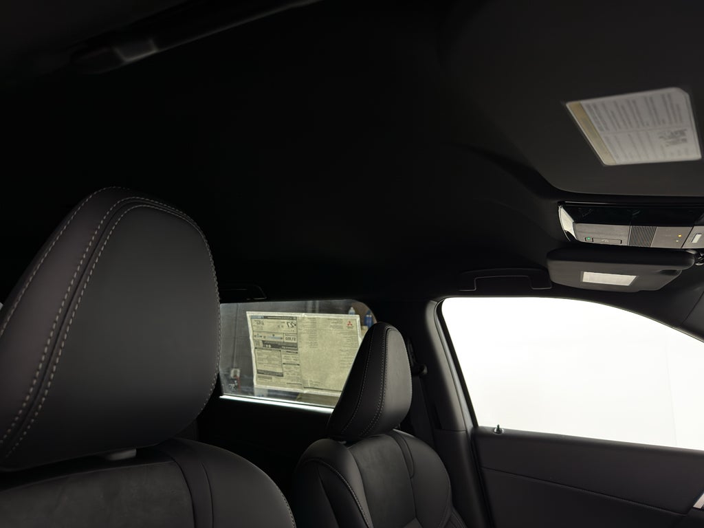 2026 Mitsubishi Outlander LE