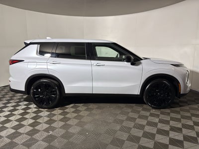 2026 Mitsubishi Outlander LE