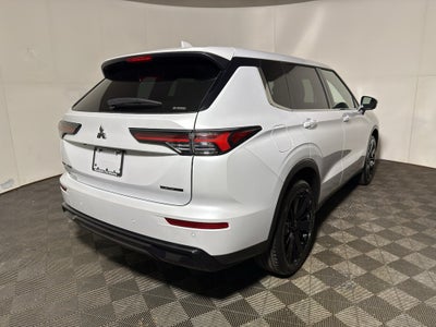 2026 Mitsubishi Outlander LE