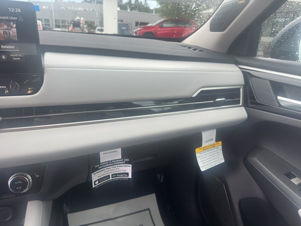 2026 Mitsubishi Outlander SE