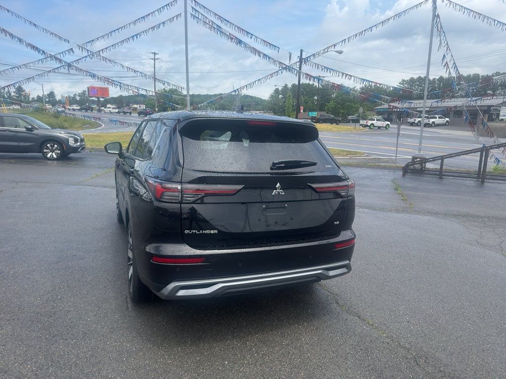 2026 Mitsubishi Outlander SE