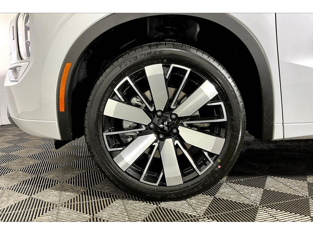 2025 Mitsubishi Outlander SEL