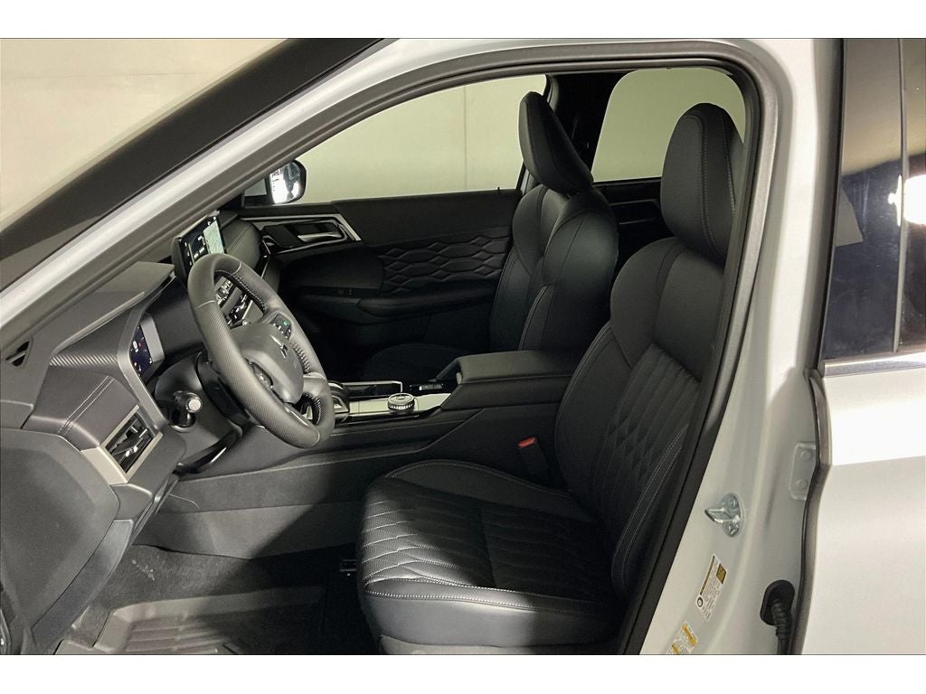 2025 Mitsubishi Outlander SEL