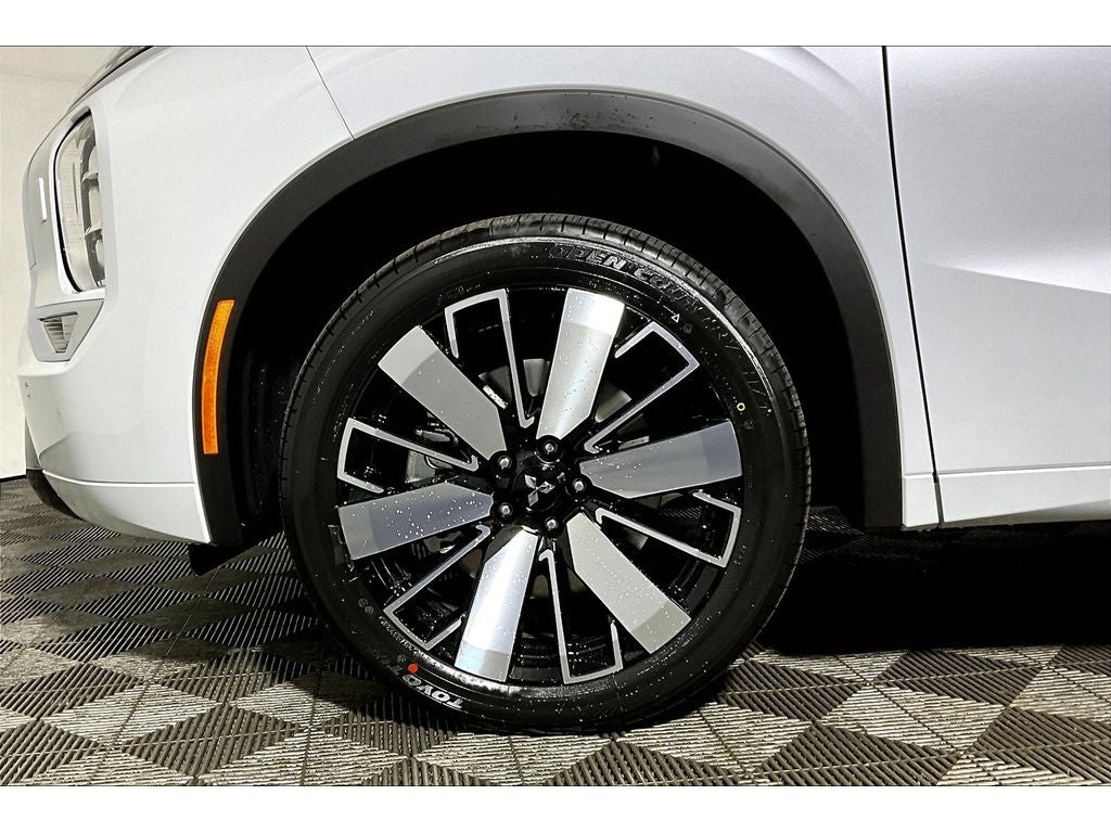 2025 Mitsubishi Outlander SEL