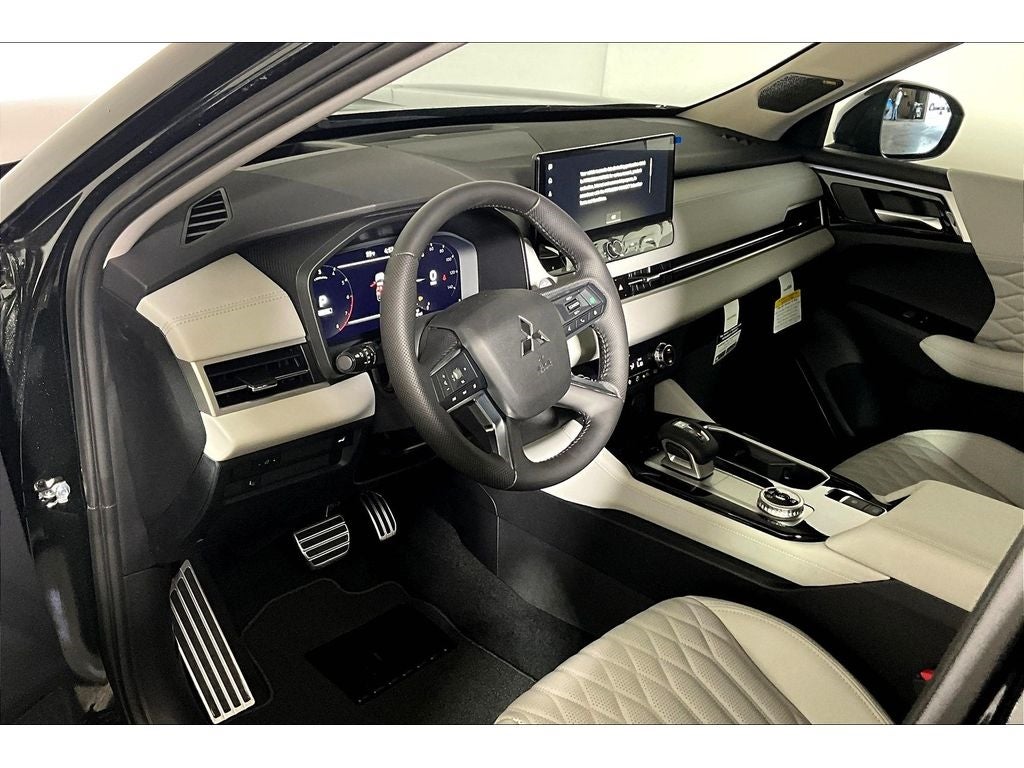 2025 Mitsubishi Outlander Platinum Edition