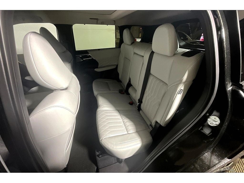 2025 Mitsubishi Outlander Platinum Edition