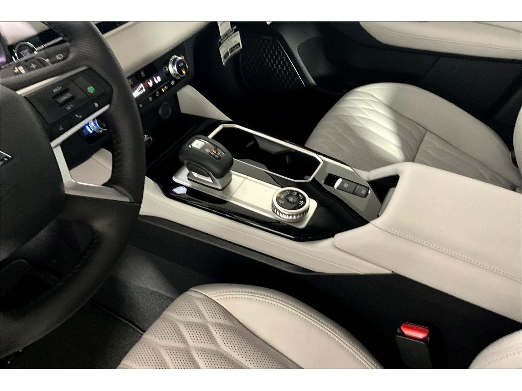 2025 Mitsubishi Outlander Platinum Edition