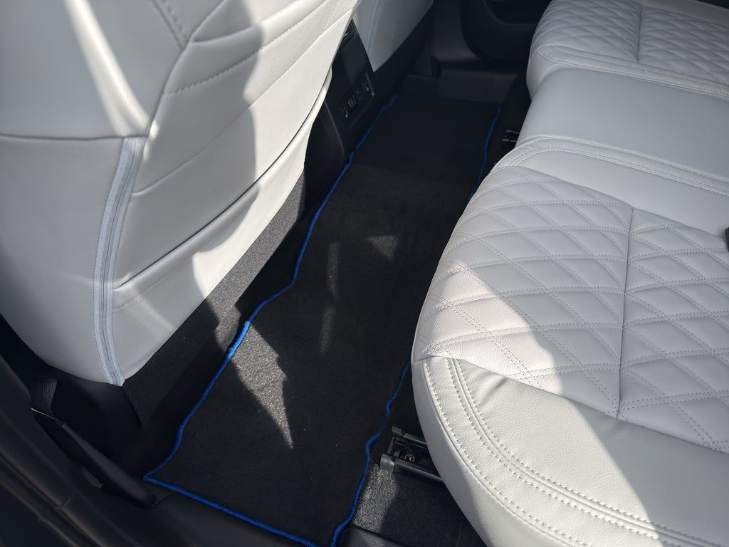 2025 Mitsubishi Outlander PHEV SEL