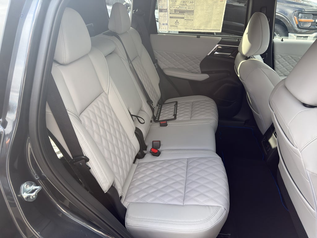 2025 Mitsubishi Outlander PHEV SEL