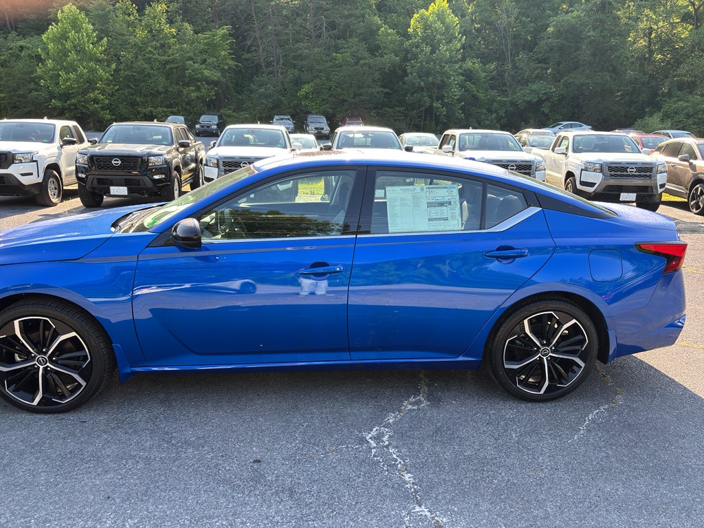 2025 Nissan Altima SR