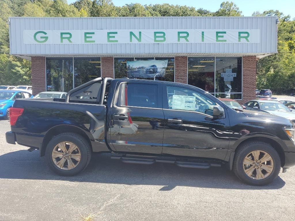 2024 Nissan Titan SV